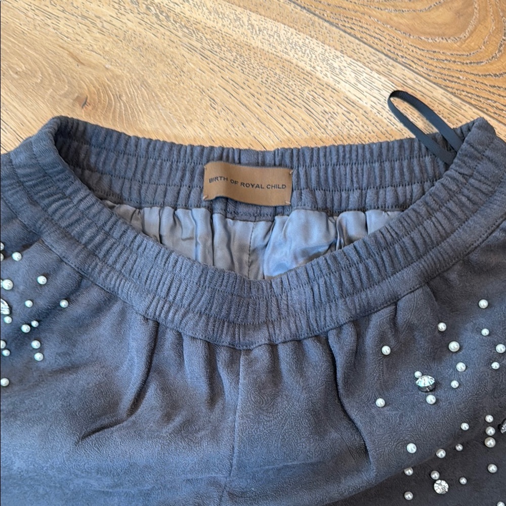 Gray Pearl Studded Embellished Bandana Felt Print Hooded Zip Jacket Sweat Set - Picture 10 of 14